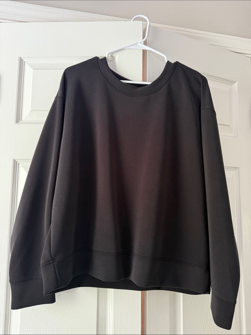 Women’s Black Crewneck Sweatshirt
